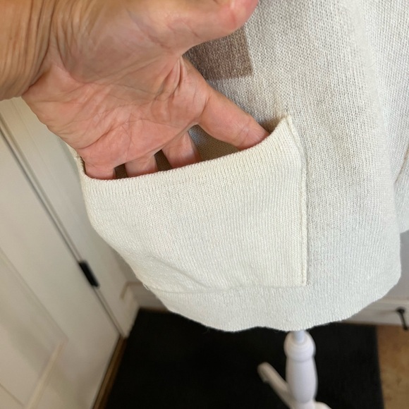 LIKE NEW Note di Anita one size fits all white/beige/tan button up cover. - Picture 6 of 7